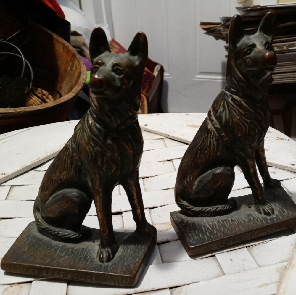 ๐ฆ
๐ANTIQUE PAIR OF GERMAN DOGS๐ ๐ ๐ทRARE๐ถFIRE๐ฅSALES!! ๐ฆฎ ๐โ๐ฆบ ๐ฉ ๐ - Picture 3 of 16